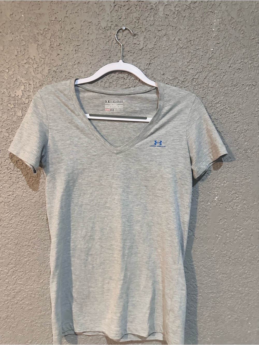 Under Armour Women's Heather Gray V-Neck Performance Tee with Blue Logo